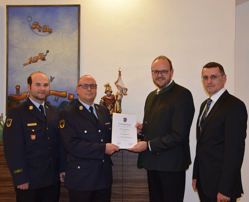 Übergabe der Ernennungsurkunde an Kreisbrandmeister Alexander Kleber